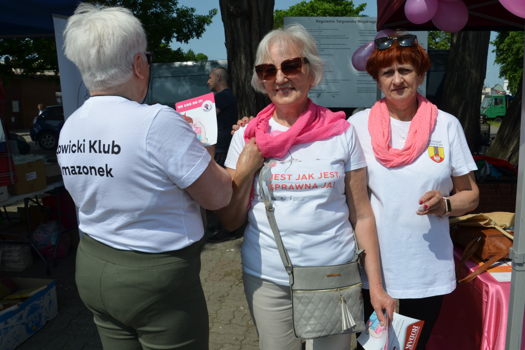 Badamy nie tylko mamy - akcja Amazonek w Łowiczu