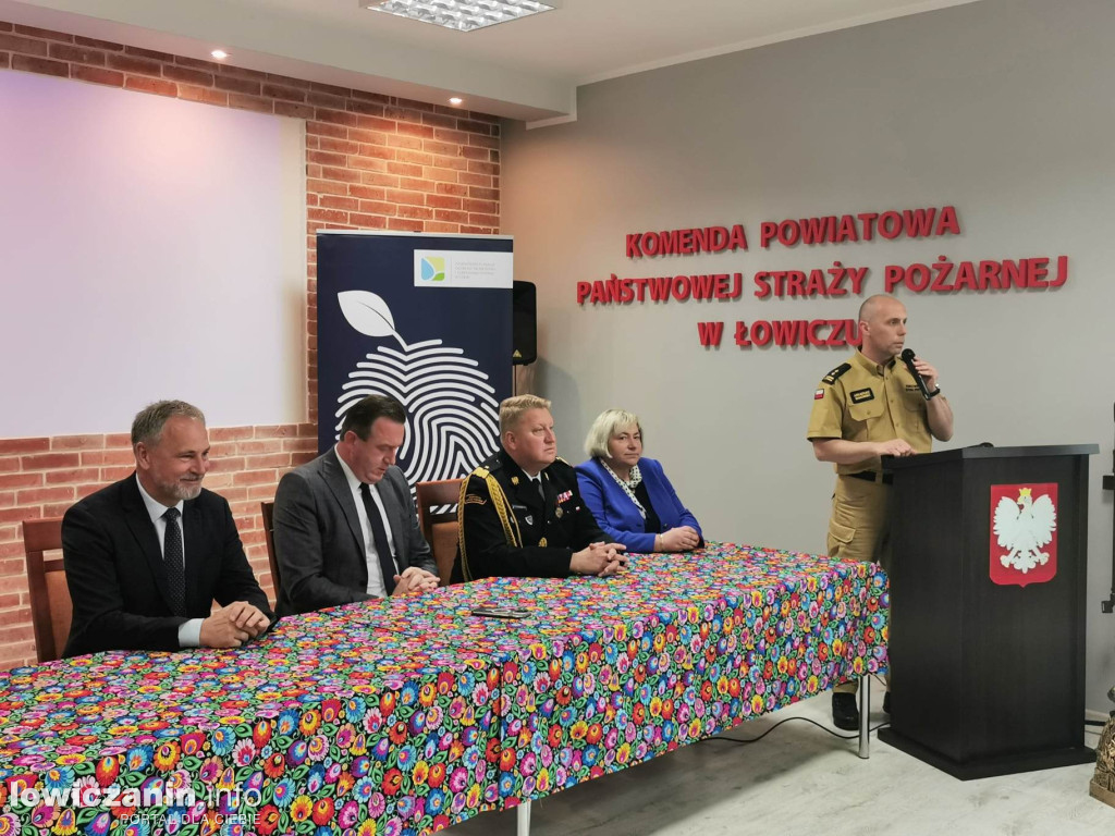 Wręczenie umów dla OSP na zakup sprzętu