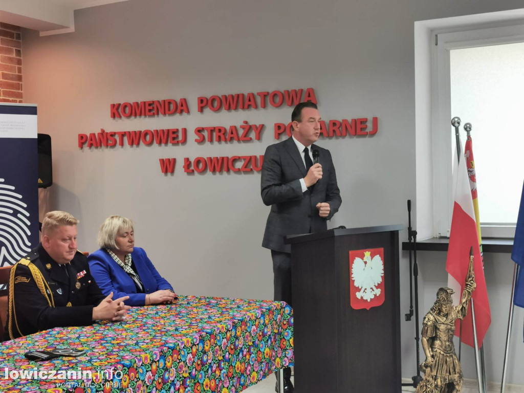 Wręczenie umów dla OSP na zakup sprzętu