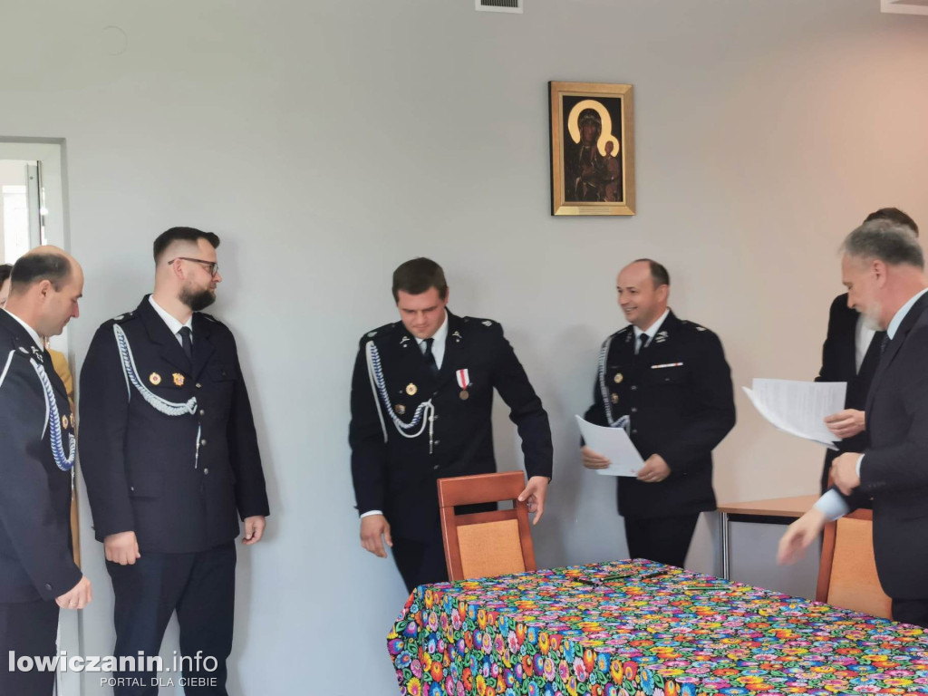 Wręczenie umów dla OSP na zakup sprzętu