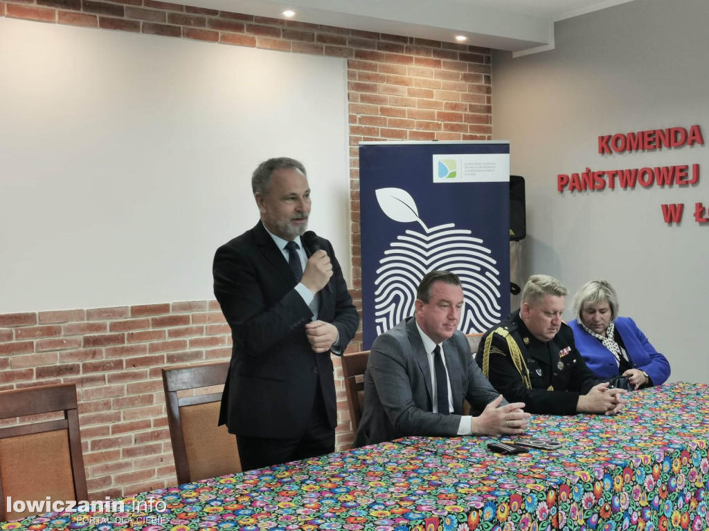 Wręczenie umów dla OSP na zakup sprzętu