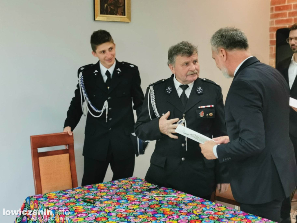 Wręczenie umów dla OSP na zakup sprzętu