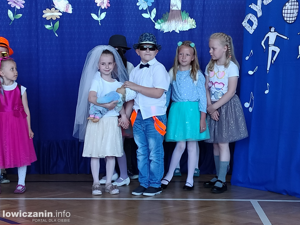 Przedszkolaki z Zielkowic okazji Dnia Mamy i Taty