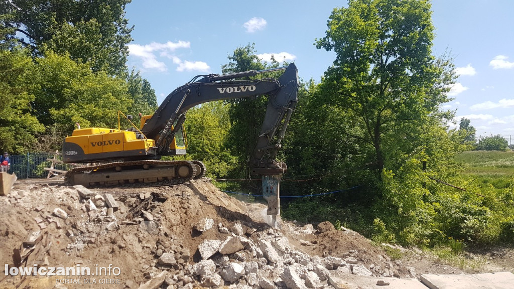 Likwidacja przyczółków starego mostu w Łowiczu
