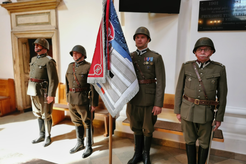 Zjazd absolwentów szkoły przy ul. Podrzecznej