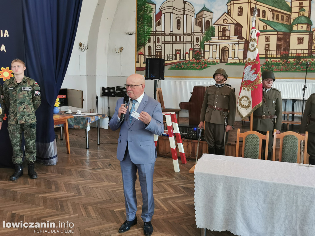 Zjazd absolwentów szkoły przy ul. Podrzecznej