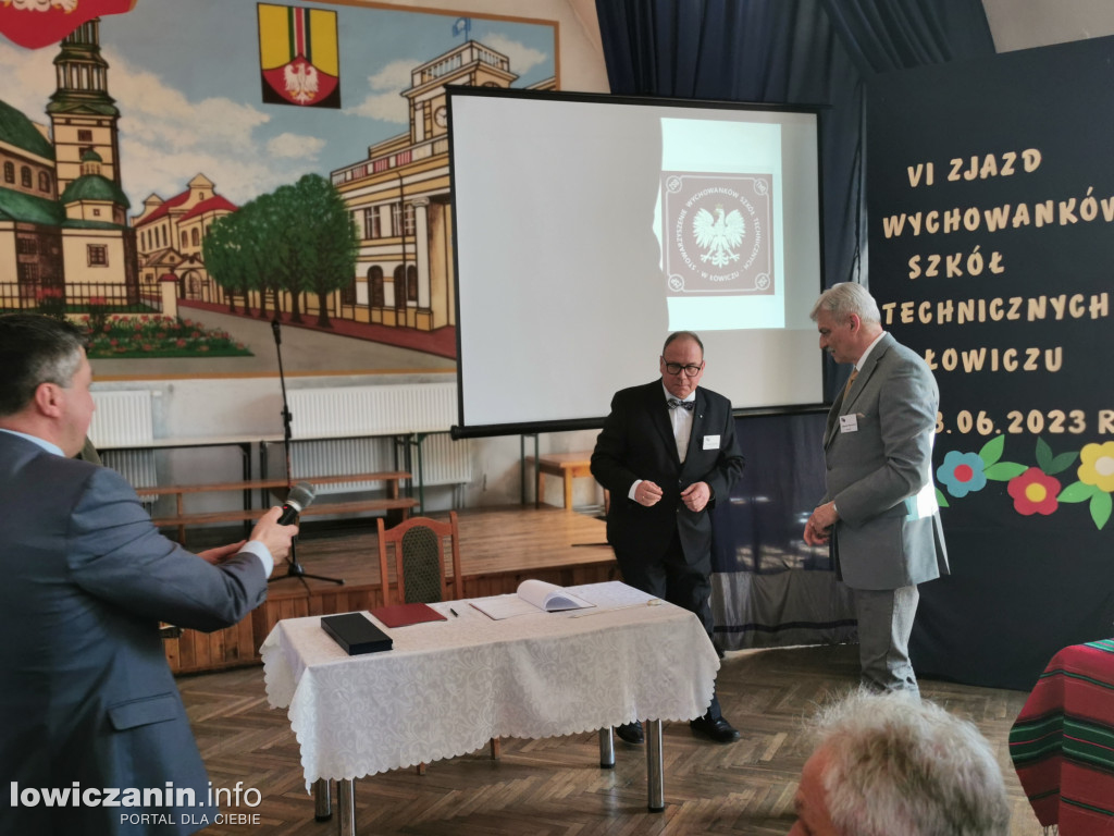 Zjazd absolwentów szkoły przy ul. Podrzecznej