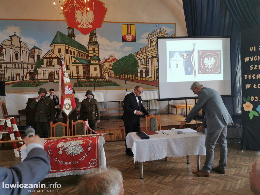 Zjazd absolwentów szkoły przy ul. Podrzecznej