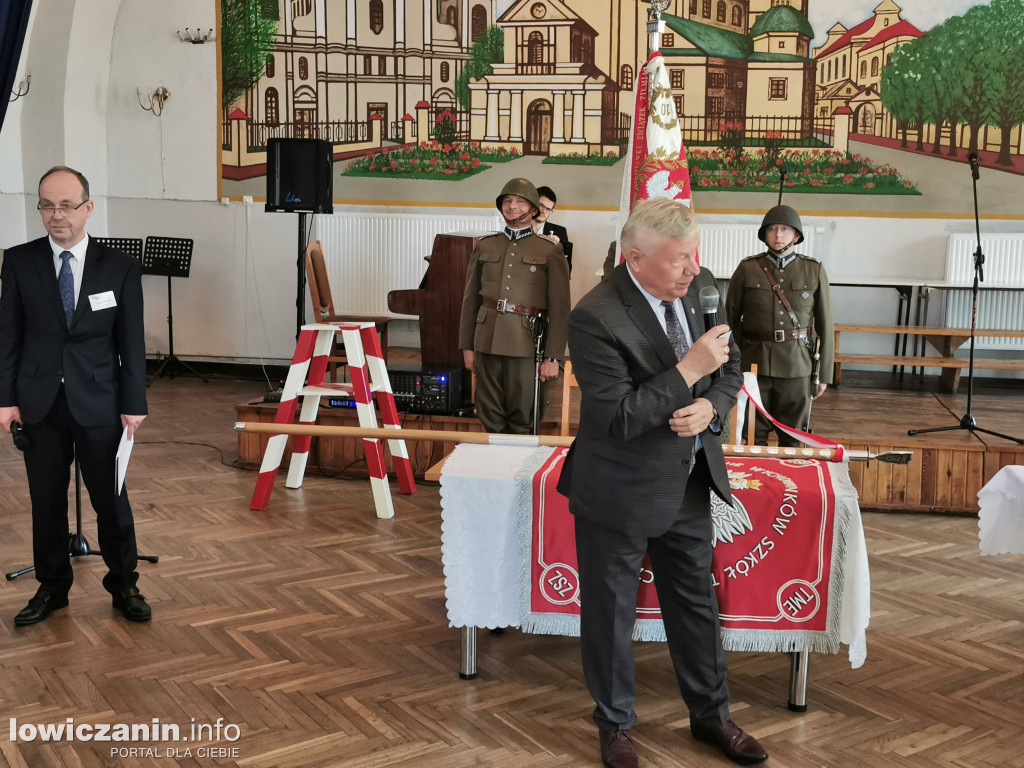Zjazd absolwentów szkoły przy ul. Podrzecznej