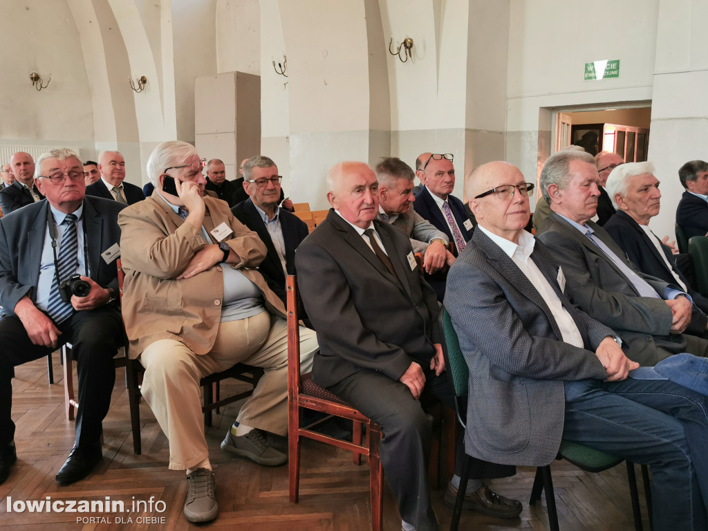 Zjazd absolwentów szkoły przy ul. Podrzecznej
