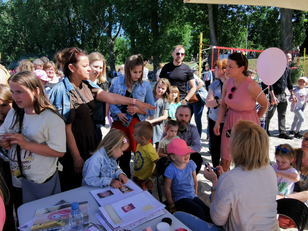 Plaża nad Bzurą jak park rozrywki