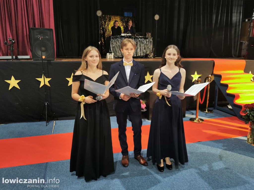 Bał klas ósmych w Pijarskiej SP w Łowiczu