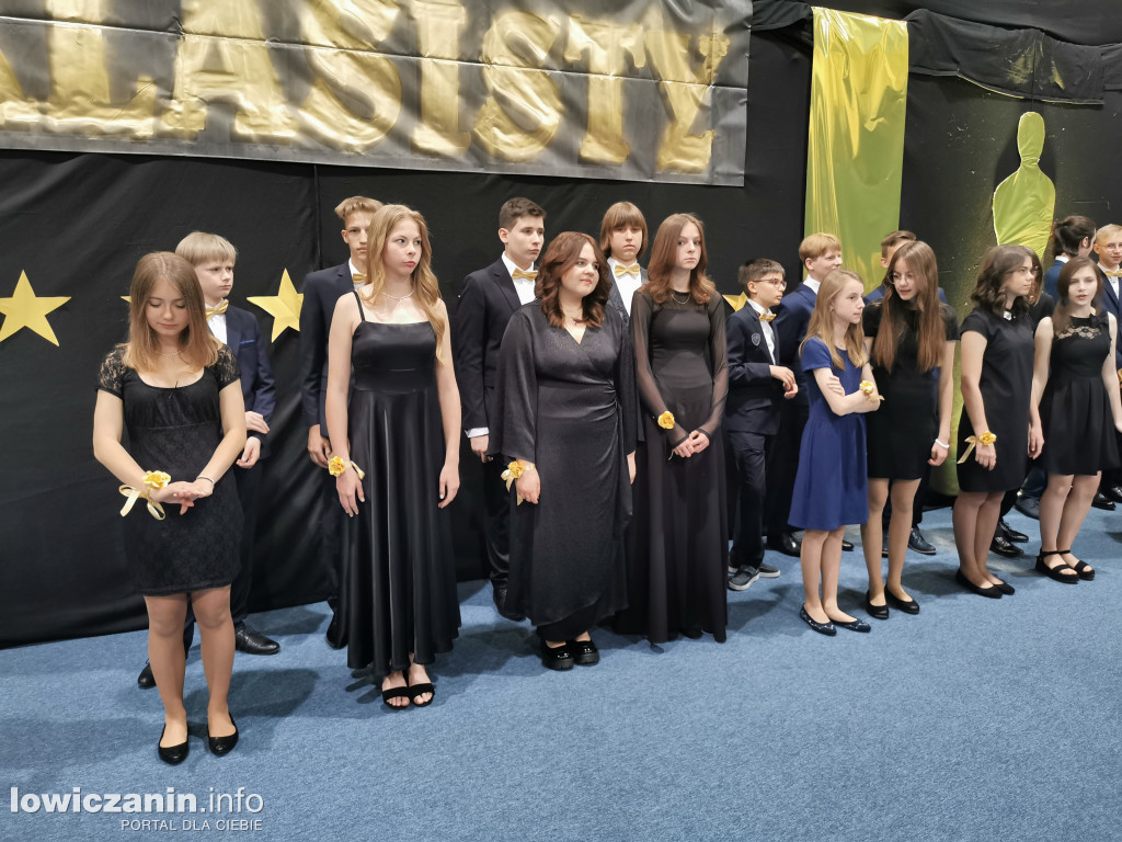 Bał klas ósmych w Pijarskiej SP w Łowiczu
