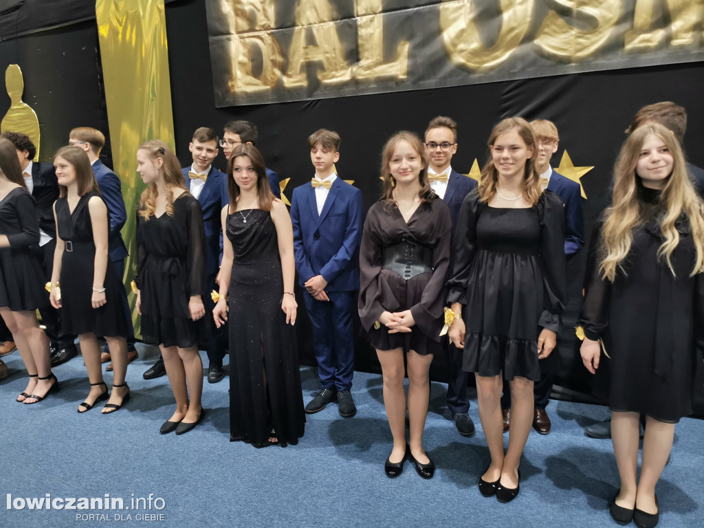 Bał klas ósmych w Pijarskiej SP w Łowiczu
