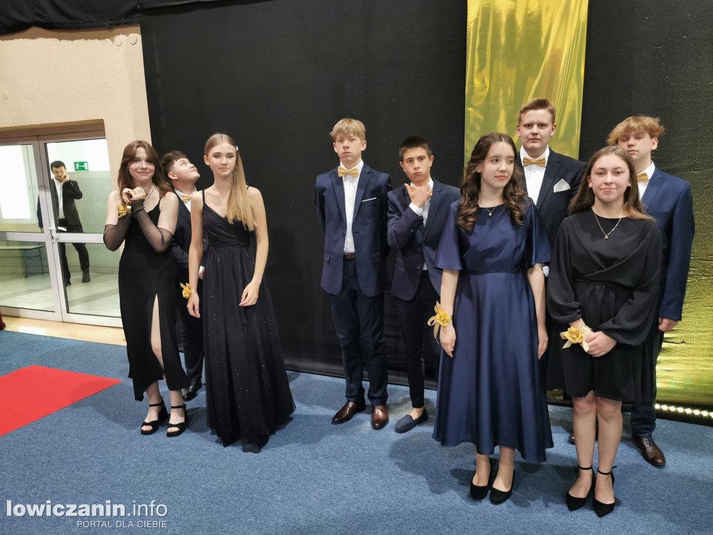 Bał klas ósmych w Pijarskiej SP w Łowiczu