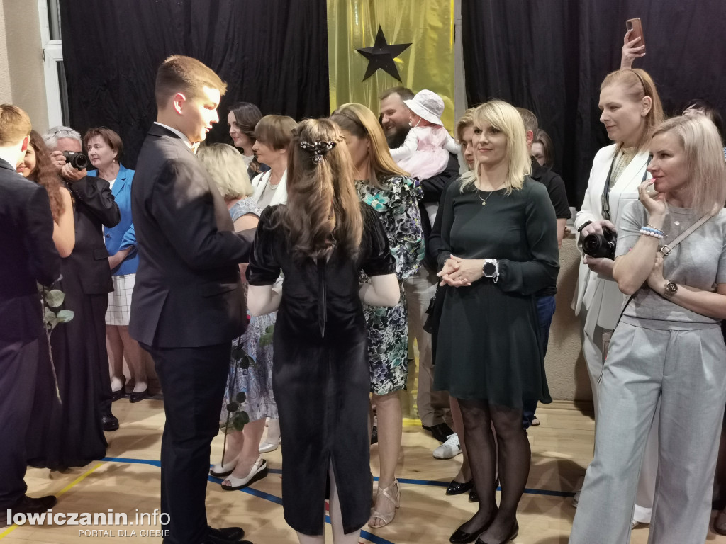Bał klas ósmych w Pijarskiej SP w Łowiczu