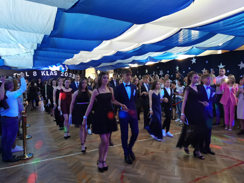 Bal klas VIII w łowickiej Jedynce