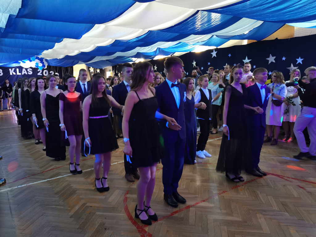 Bal klas VIII w łowickiej Jedynce