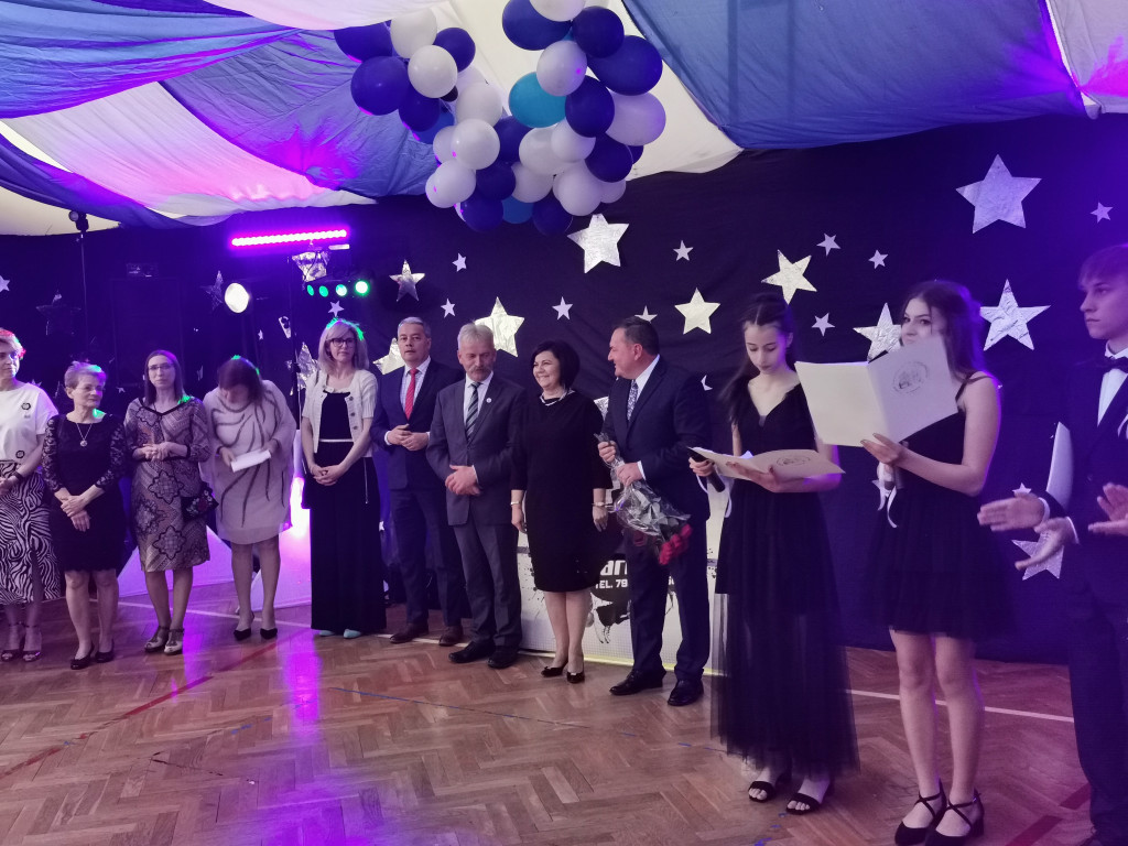 Bal klas VIII w łowickiej Jedynce