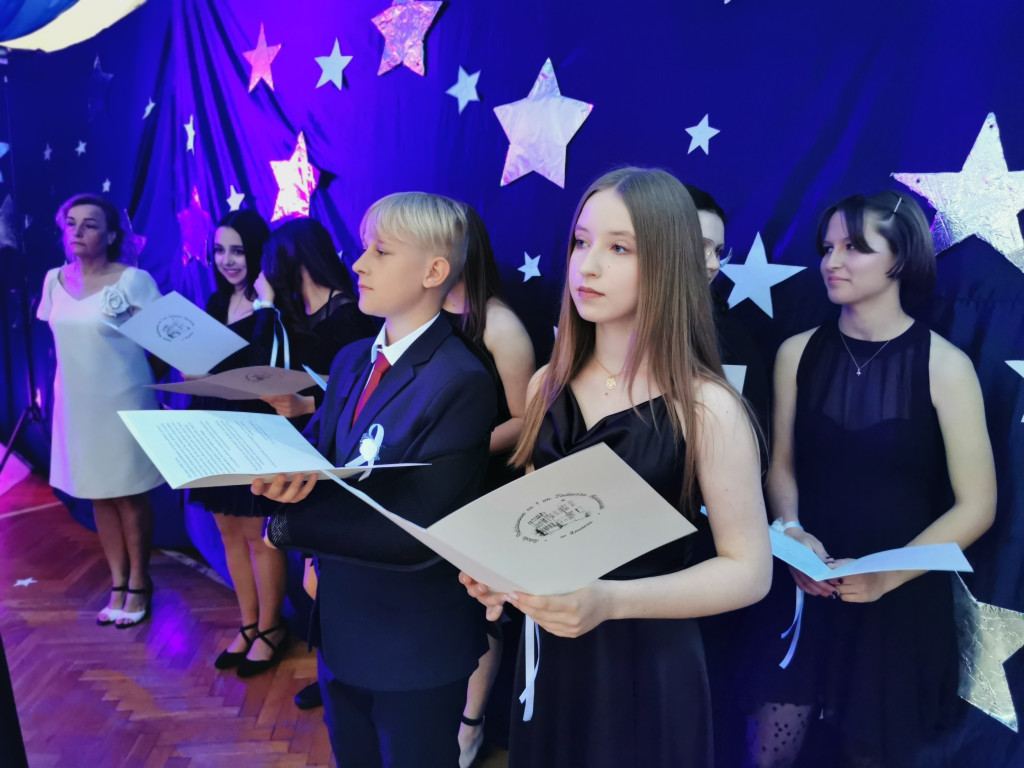 Bal klas VIII w łowickiej Jedynce