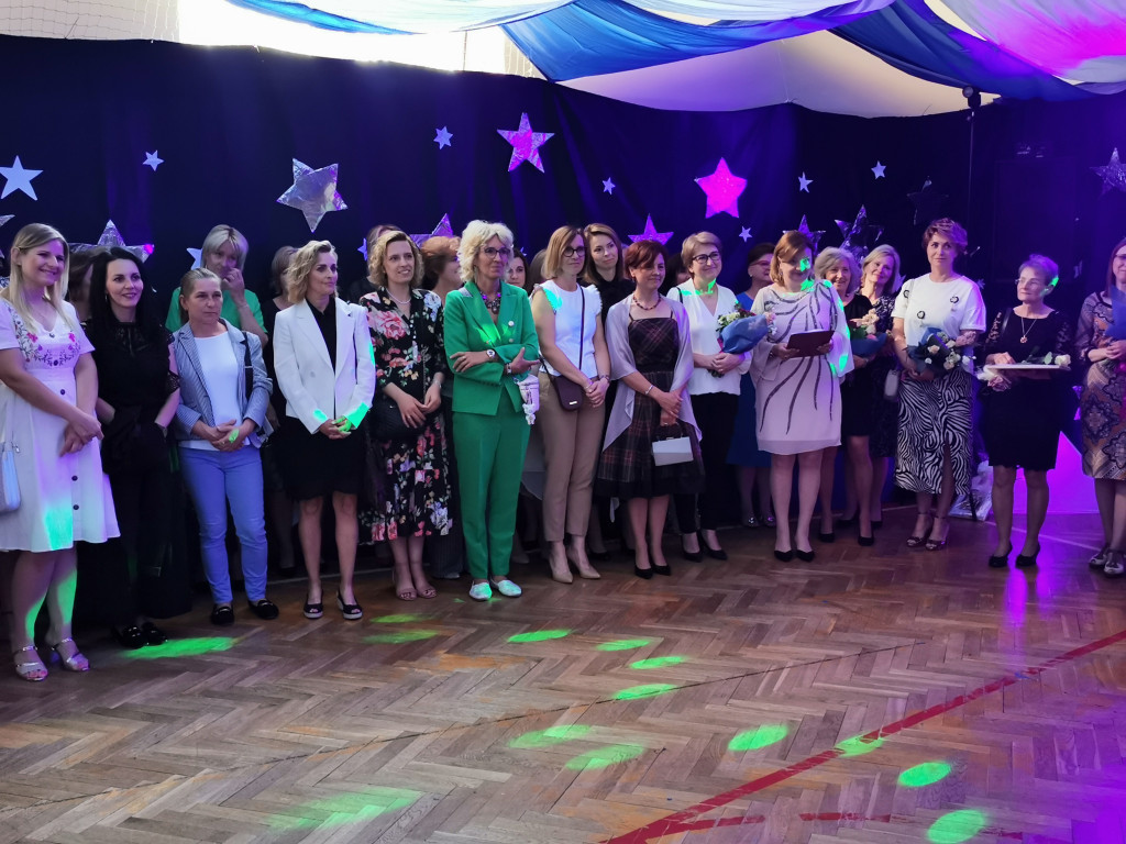 Bal klas VIII w łowickiej Jedynce
