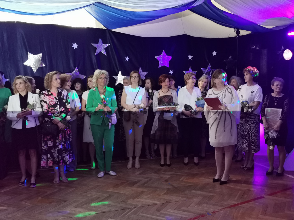 Bal klas VIII w łowickiej Jedynce