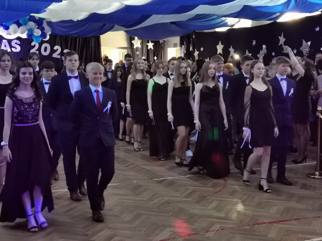 Bal klas VIII w łowickiej Jedynce