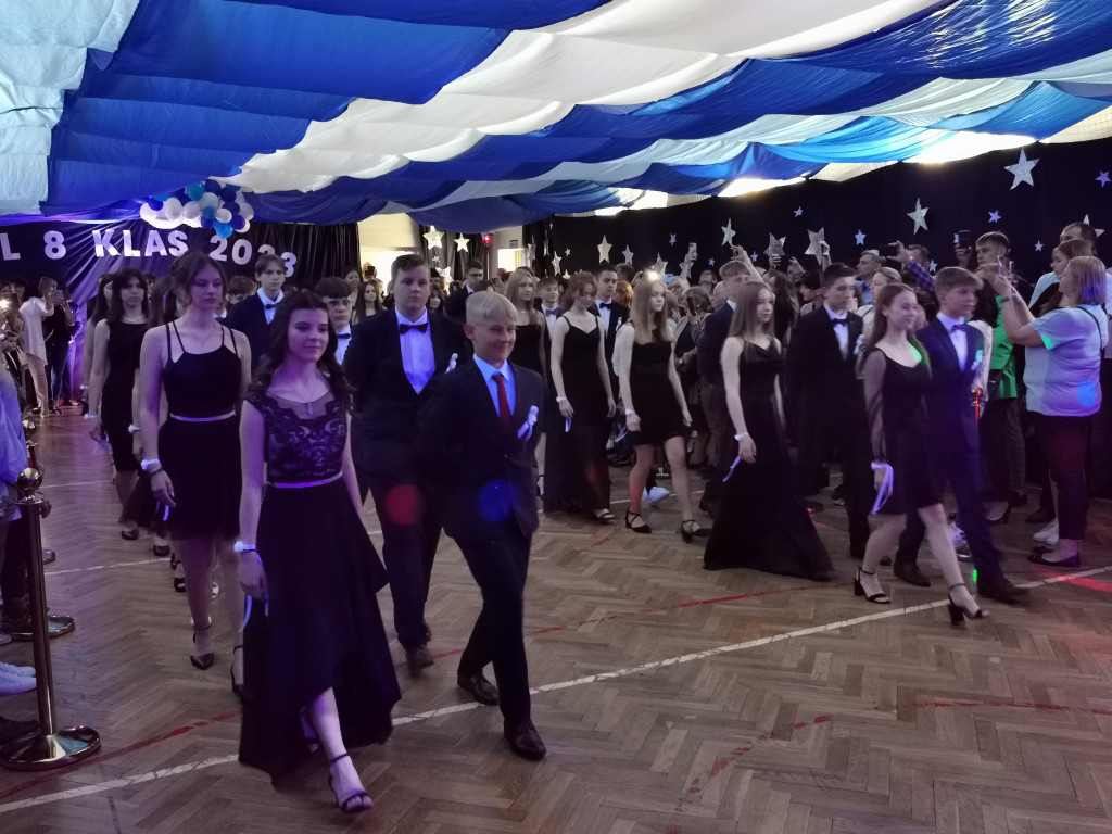 Bal klas VIII w łowickiej Jedynce