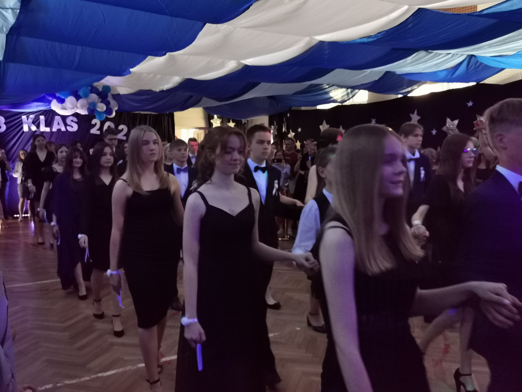 Bal klas VIII w łowickiej Jedynce