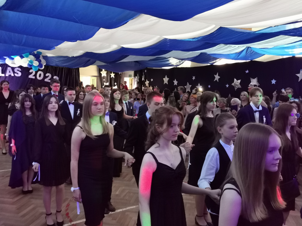 Bal klas VIII w łowickiej Jedynce