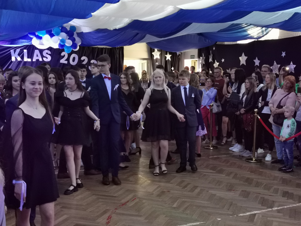 Bal klas VIII w łowickiej Jedynce