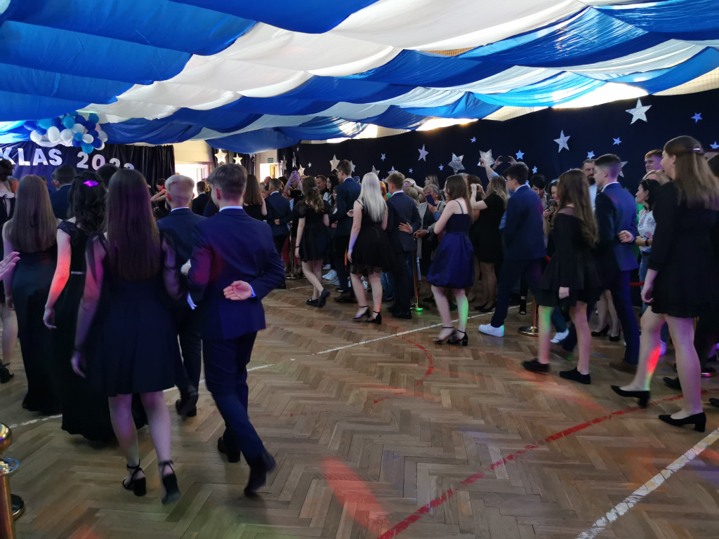 Bal klas VIII w łowickiej Jedynce