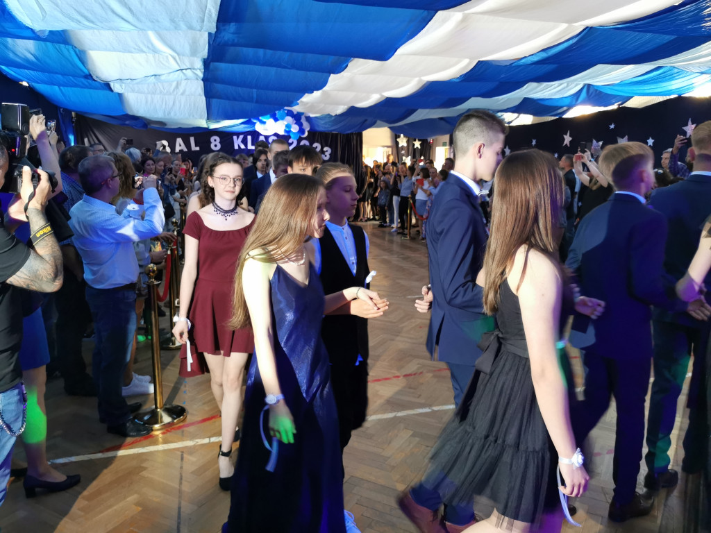 Bal klas VIII w łowickiej Jedynce