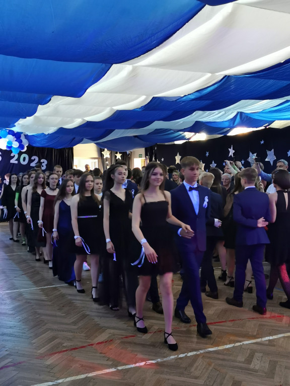 Bal klas VIII w łowickiej Jedynce