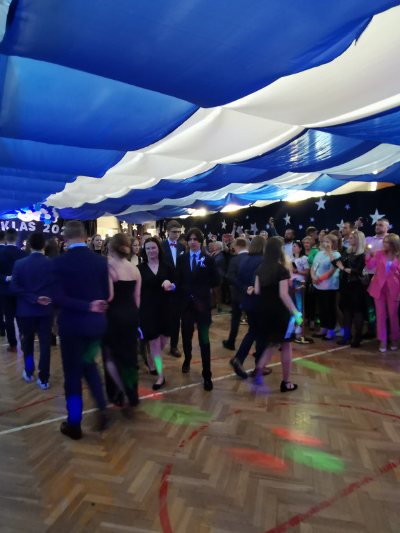 Bal klas VIII w łowickiej Jedynce