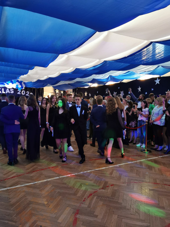 Bal klas VIII w łowickiej Jedynce