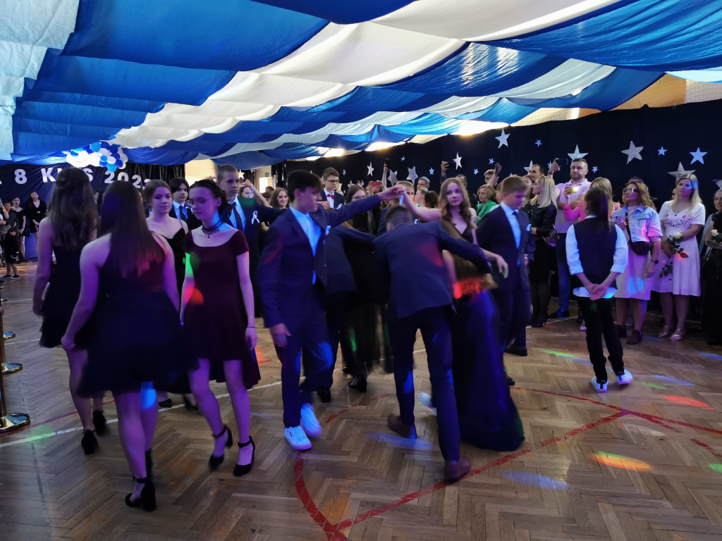 Bal klas VIII w łowickiej Jedynce