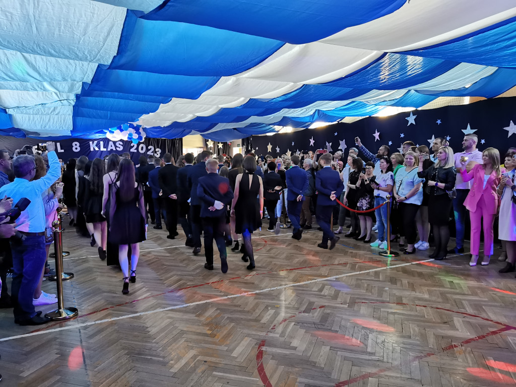 Bal klas VIII w łowickiej Jedynce