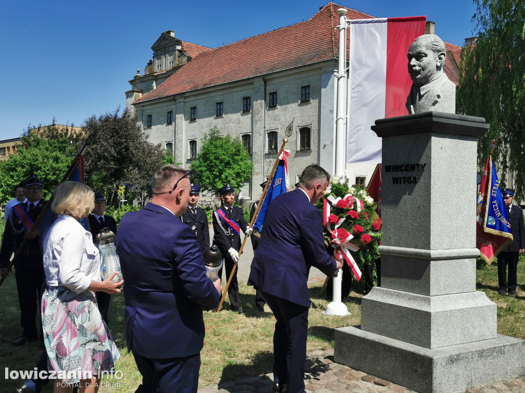 Pod sztandarami PSL - Święto Ludowe w Łowiczu