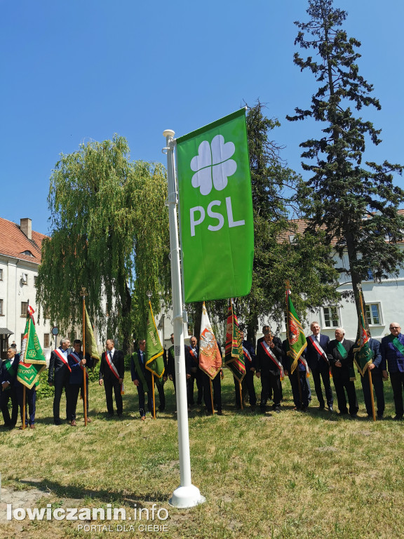 Pod sztandarami PSL - Święto Ludowe w Łowiczu