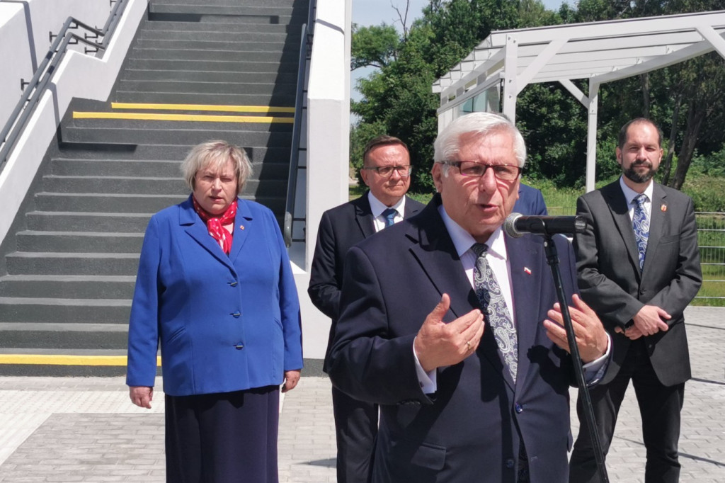 Otwarto kładki nad torami w Głównie i Strykowie