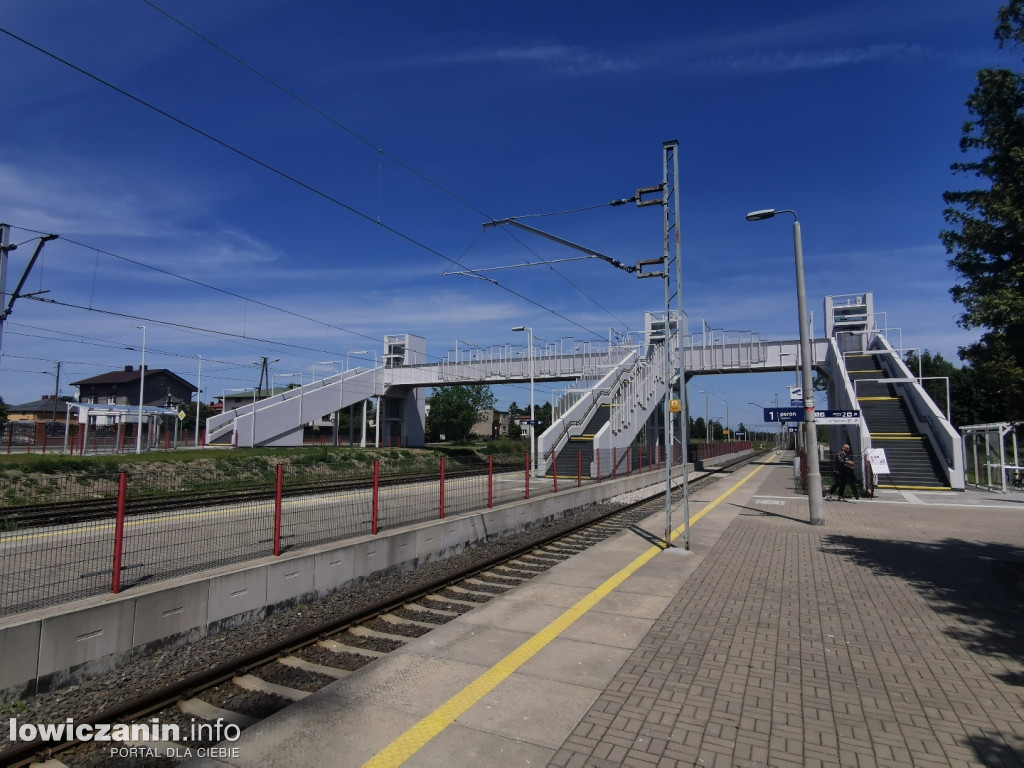 Otwarto kładki nad torami w Głównie i Strykowie