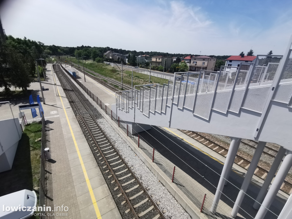 Otwarto kładki nad torami w Głównie i Strykowie