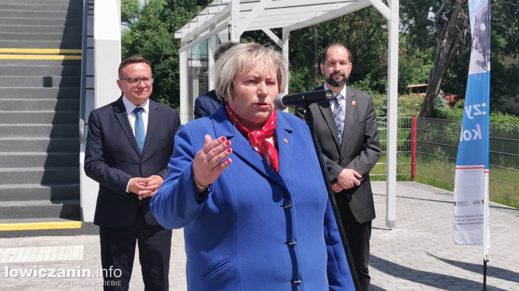 Otwarto kładki nad torami w Głównie i Strykowie