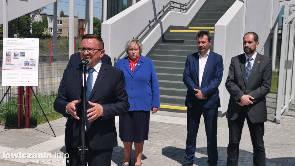 Otwarto kładki nad torami w Głównie i Strykowie