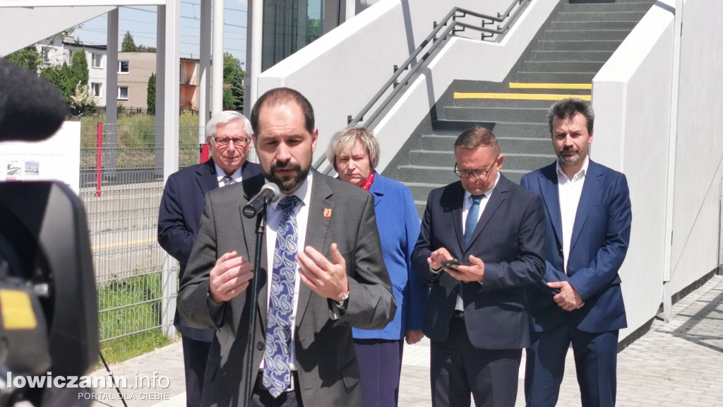 Otwarto kładki nad torami w Głównie i Strykowie