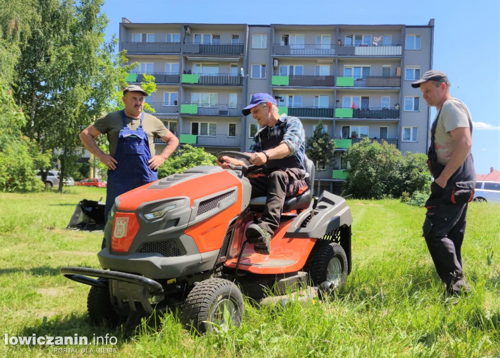 Nowy sprzęt na łowickich osiedlach