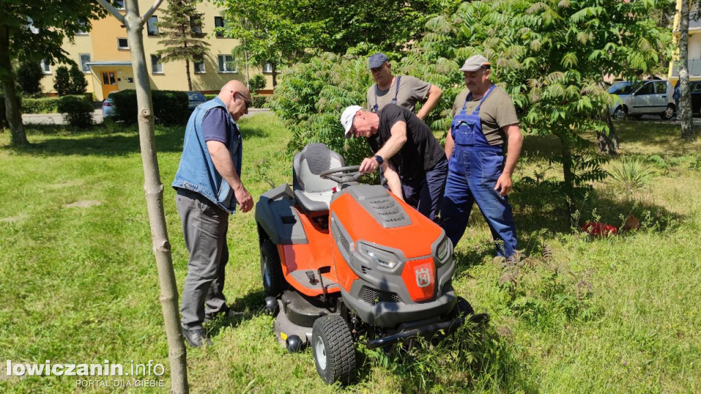 Nowy sprzęt na łowickich osiedlach