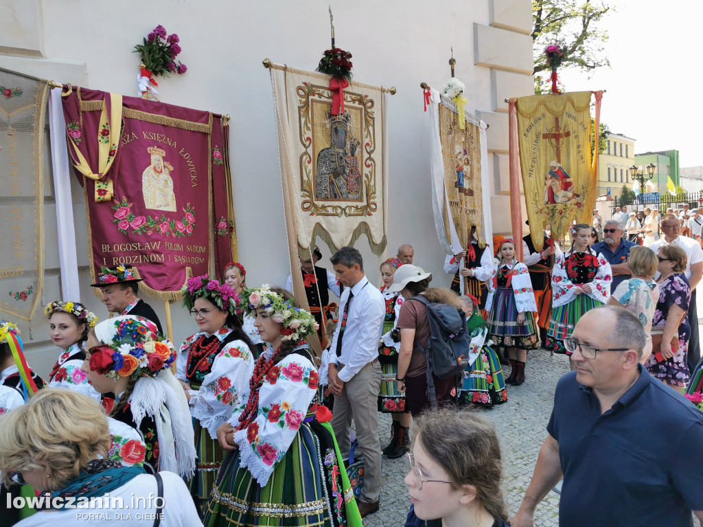Uroczysta procesja w Boże Ciało w Łowiczu