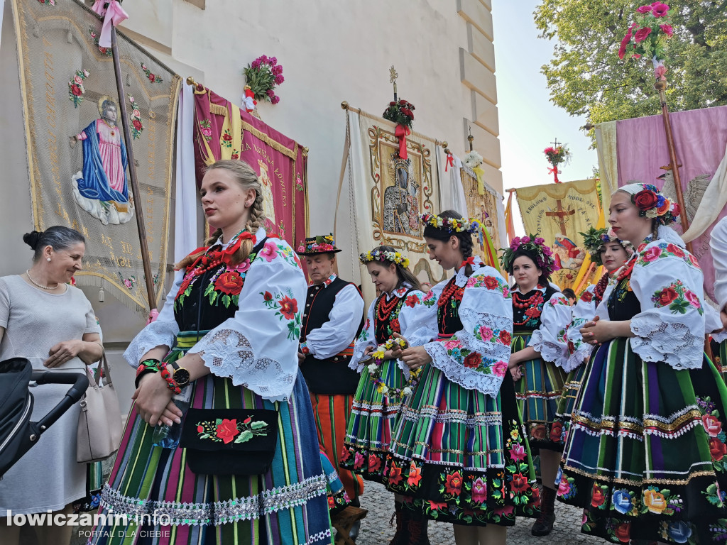 Uroczysta procesja w Boże Ciało w Łowiczu